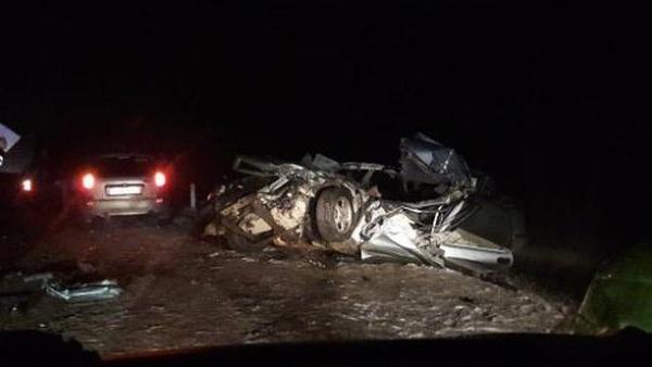 Вблизи Пятигорска иномарка протаранила попутный КамАЗ, погиб мужчина